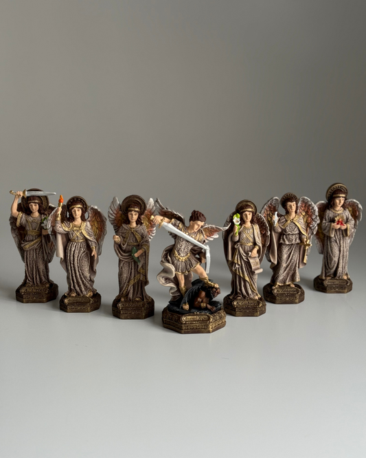 Corte Celestial (7 Figuras) 14 cm
